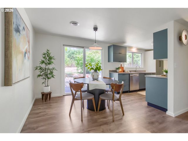 6535 Sw MILES Ct, Portland, OR 97223