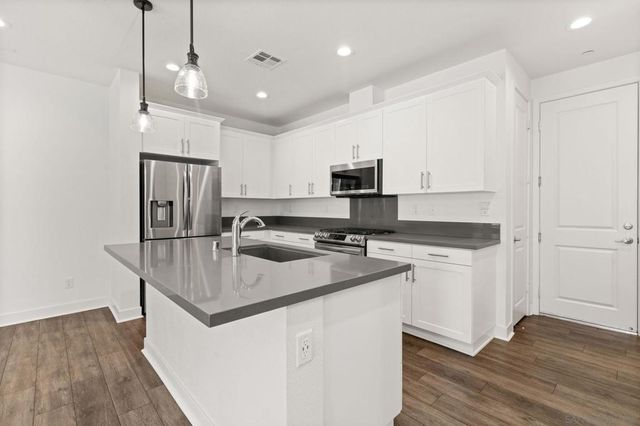 3251 Crecida, Carlsbad, CA 92010