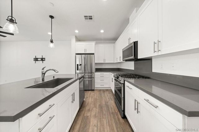 3251 Crecida, Carlsbad, CA 92010