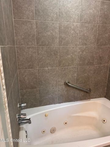 5709 Meadowview Drive, Moss Point, MS 39562