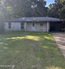5709 Meadowview Drive, Moss Point, MS 39562