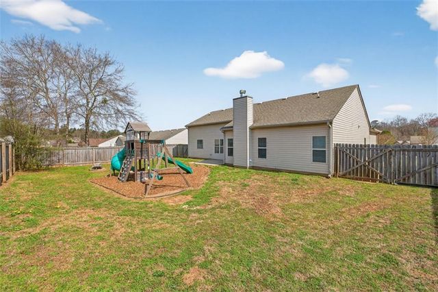 1412 Silvergate Way, Winder, GA 30680