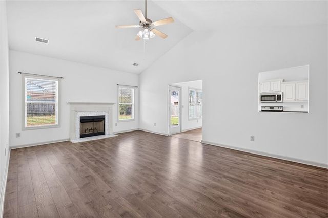 1412 Silvergate Way, Winder, GA 30680