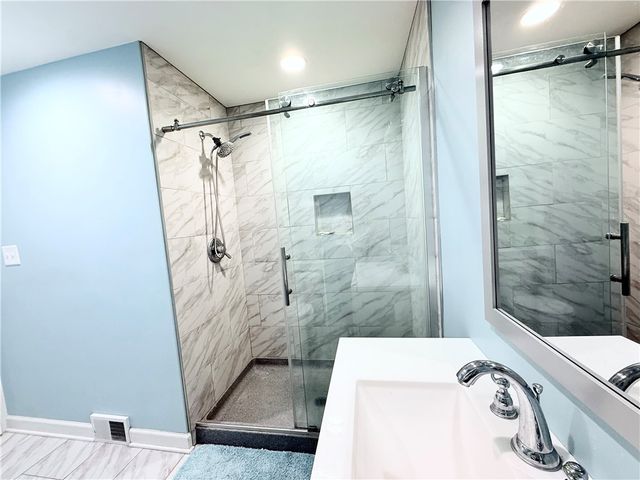 505 E Hazelcroft Ave, New Castle, PA 16105