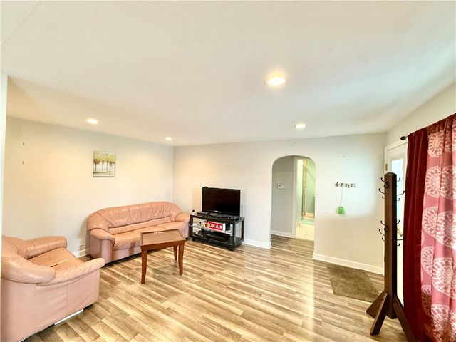 505 E Hazelcroft Ave, New Castle, PA 16105