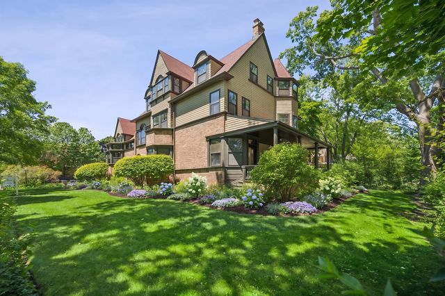 225 Hamilton Street, Evanston, IL 60202