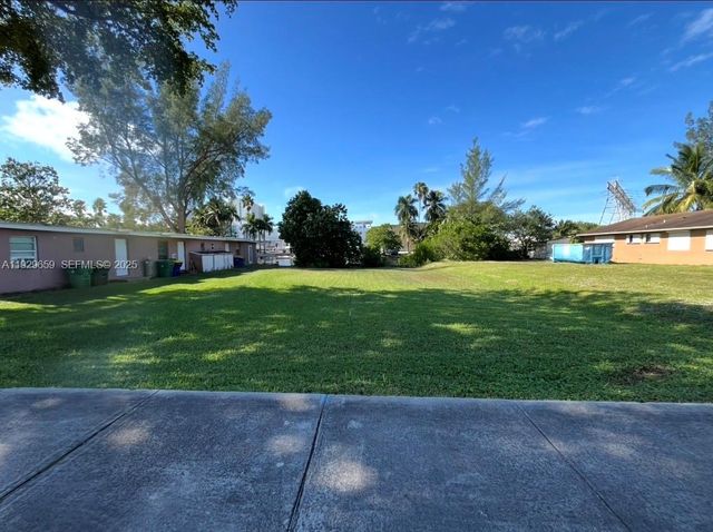 157 NW 14th Way, Dania Beach, FL 33004