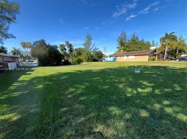 157 NW 14th Way, Dania Beach, FL 33004