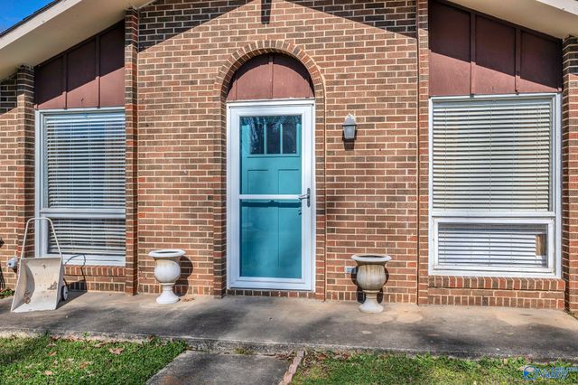 1002 Skyview Street Sw SW, Decatur, AL 35601