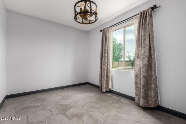 9302 W GEORGIA Avenue, Glendale, AZ 85305