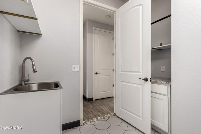 9302 W GEORGIA Avenue, Glendale, AZ 85305