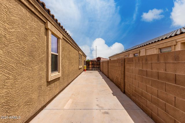 9302 W GEORGIA Avenue, Glendale, AZ 85305