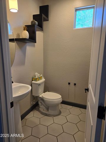 9302 W GEORGIA Avenue, Glendale, AZ 85305