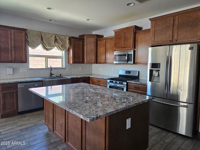 9302 W GEORGIA Avenue, Glendale, AZ 85305