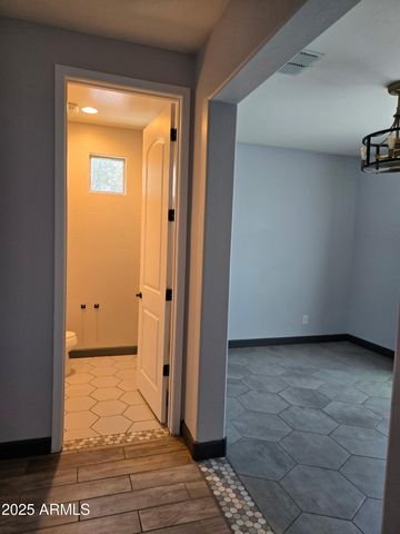 9302 W GEORGIA Avenue, Glendale, AZ 85305