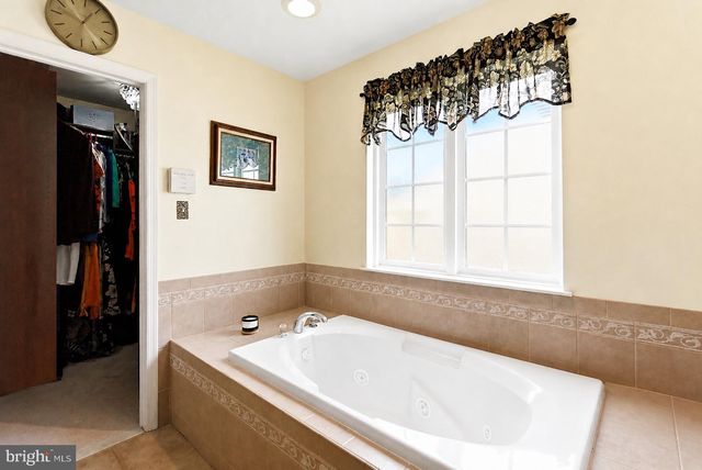 181 GLENWOOD AVE, Burlington, NJ 08016