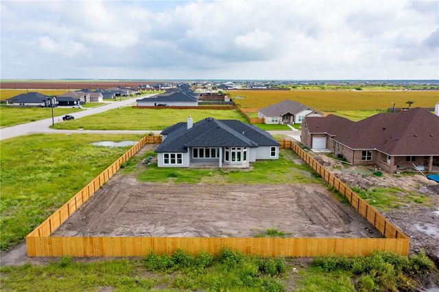 725 Mama Fefi Dr, Corpus Christi, TX 78414