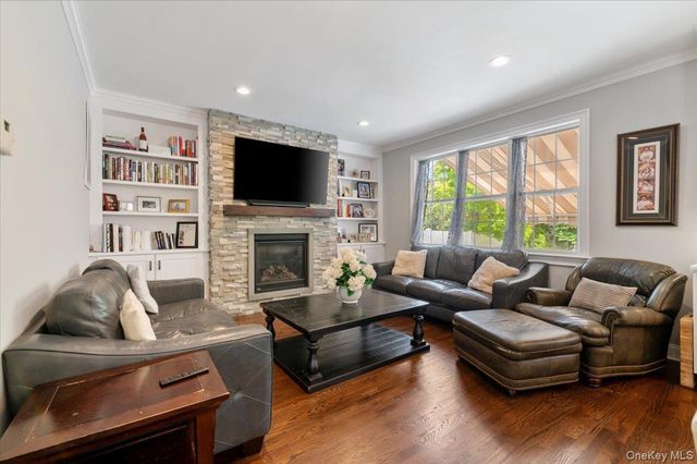 144 Cranberry Court, Melville, NY 11747