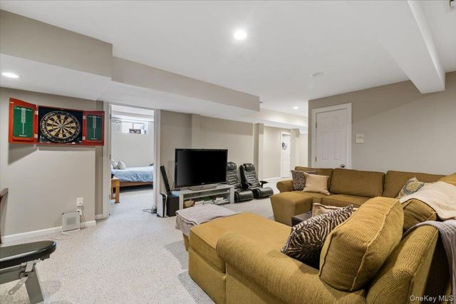 144 Cranberry Court, Melville, NY 11747