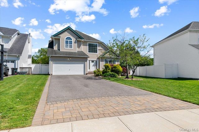 144 Cranberry Court, Melville, NY 11747