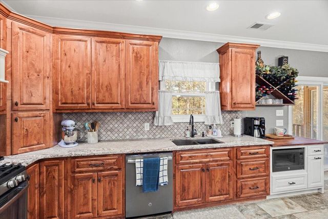 1733 Quinton Road, Rocky Face, GA 30740