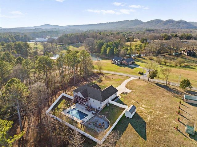 1733 Quinton Road, Rocky Face, GA 30740