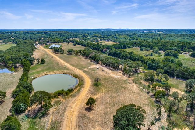 1387 County Road 140, Whitesboro, TX 76273