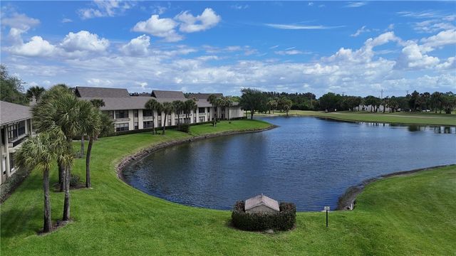 24 Plantation Drive 205, Vero Beach, FL 32966