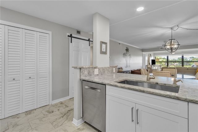 24 Plantation Drive 205, Vero Beach, FL 32966