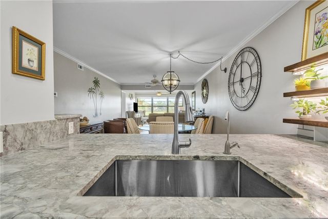 24 Plantation Drive 205, Vero Beach, FL 32966