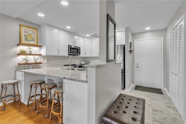 24 Plantation Drive 205, Vero Beach, FL 32966