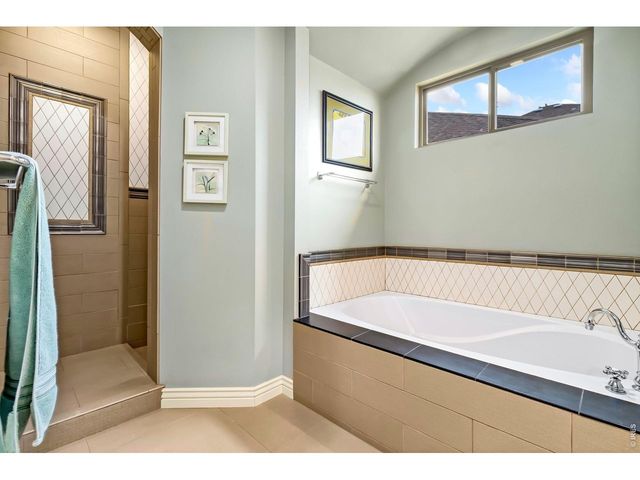 6053 Woodcliffe Dr, Windsor, CO 80550