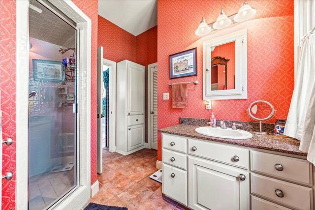 50 Brookmeadow DR, Wimberley, TX 78676
