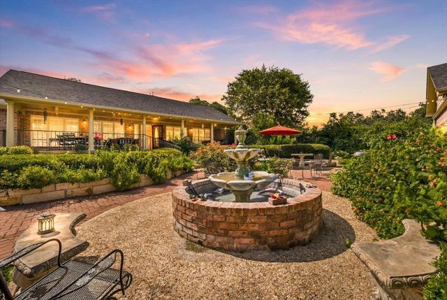 50 Brookmeadow DR, Wimberley, TX 78676