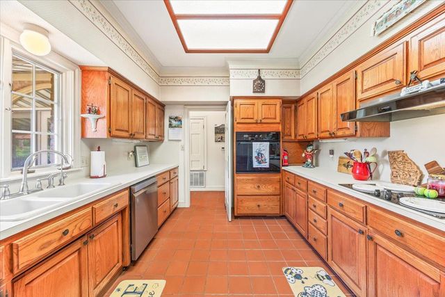 50 Brookmeadow DR, Wimberley, TX 78676