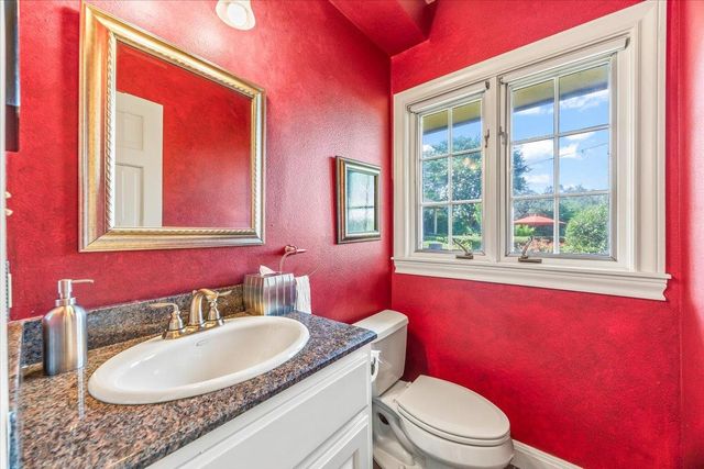 50 Brookmeadow DR, Wimberley, TX 78676