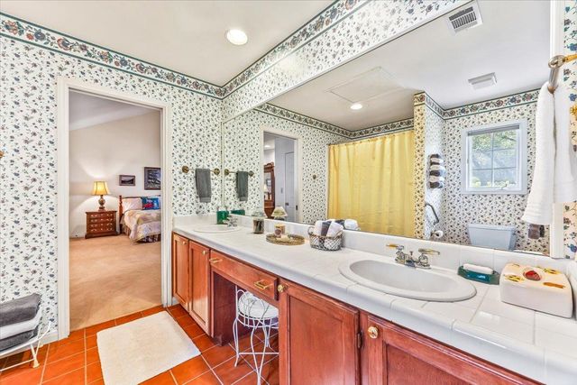 50 Brookmeadow DR, Wimberley, TX 78676