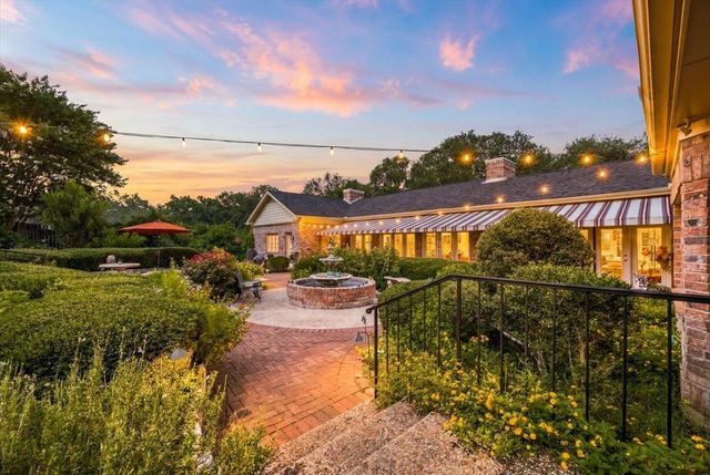 50 Brookmeadow DR, Wimberley, TX 78676