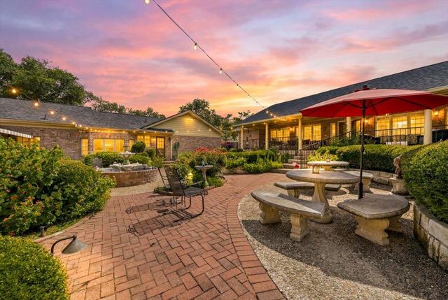 50 Brookmeadow DR, Wimberley, TX 78676