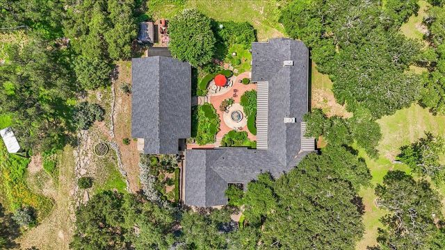 50 Brookmeadow DR, Wimberley, TX 78676