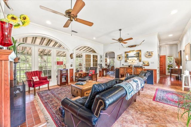 50 Brookmeadow DR, Wimberley, TX 78676