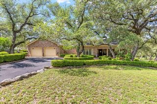 50 Brookmeadow DR, Wimberley, TX 78676
