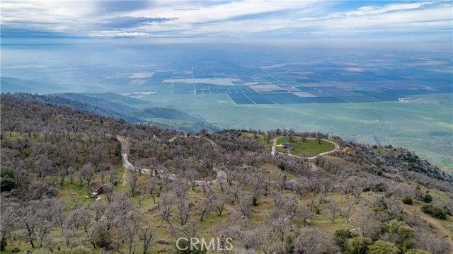 27000 El Camino Drive, Tehachapi, CA 93561