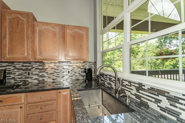118 Kensington Court, Aurora, OH 44202