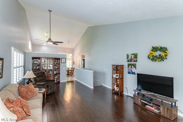 118 Kensington Court, Aurora, OH 44202