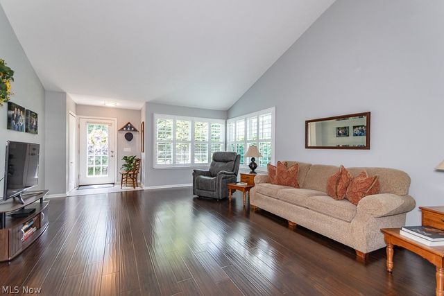118 Kensington Court, Aurora, OH 44202
