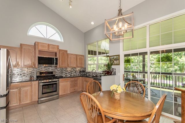 118 Kensington Court, Aurora, OH 44202