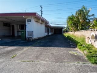 1846 Makuahine Place, Honolulu, HI 96817