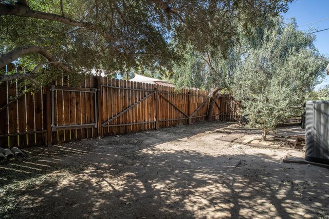 44841 San Jacinto Avenue, Palm Desert, CA 92260