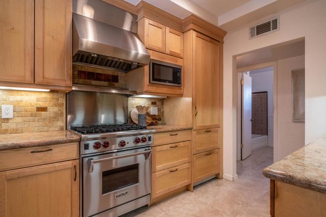 44841 San Jacinto Avenue, Palm Desert, CA 92260